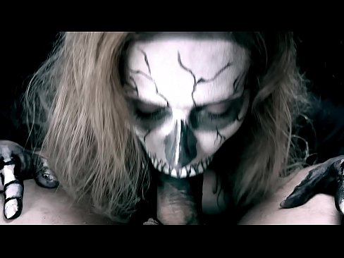 ❤️ Demon djevojka siše kurac svojim crnim ustima i guta spermu. Porno na hr.porn-tub-sexer.ru ﹏
